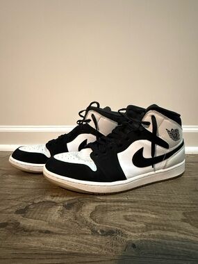 Air Jordan 1 Mid ‘Diamond’